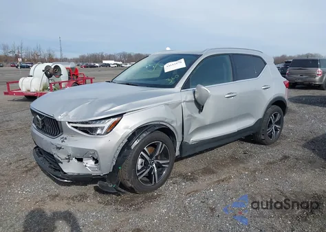 2025 Volvo Xc40 B5 Core Bright Theme из США, поврежденный, VIN YV4L12UJ8S2520167